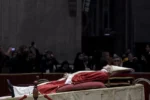 Vaticano – Velório de Bento XVI na Basílica de São Pedro reúne milhares de fiéis