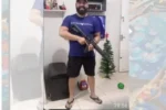 Ameaça – Servidor divulga foto com fuzil em zap e diz: “Pronto se precisar atirar em petista”