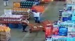 Agressão – Homem arremessa carrinho de compras em mulher dentro de mercado (veja o vídeo)