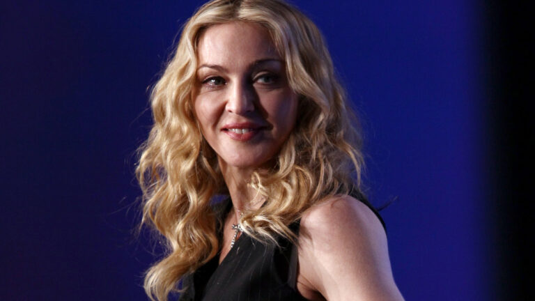 Famosos – Madonna é encontrada inconsciente depois de passar horas com Katy Perry em estúdio