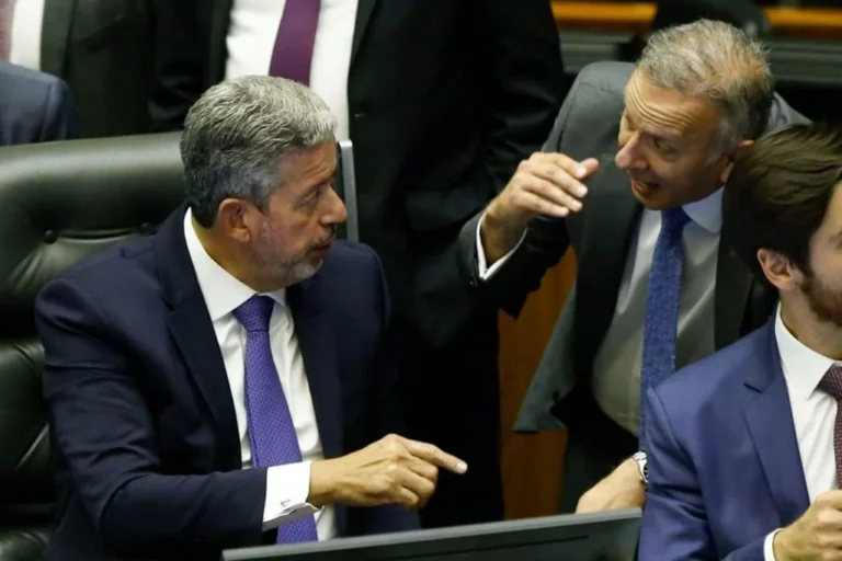 Brasil – Sob articulação de Lira, governo Lula tem vitória com a reforma tributária. Texto vai ao Senado