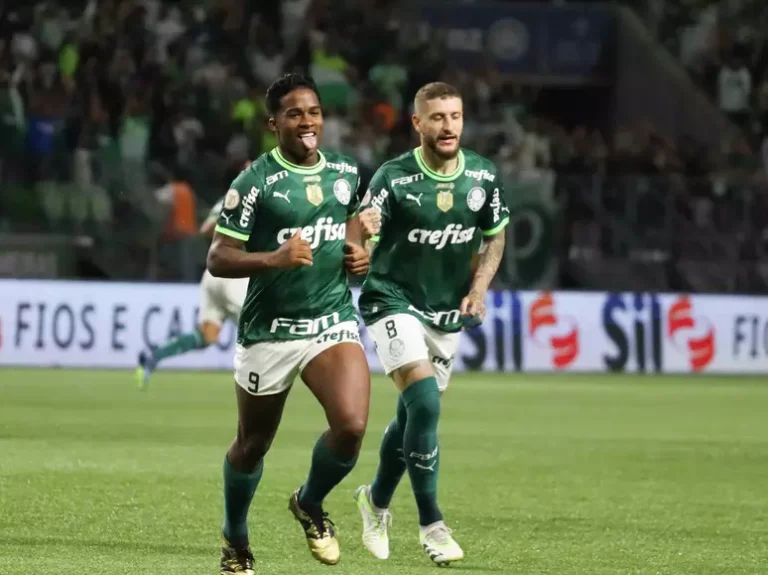 Futebol – Palmeiras vence o América-MG e fica a quatro pontos do 12º título do Brasileirão