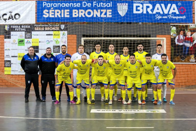 Futsal – Terra Roxa vence Clevelândia por 4×3 em jogo quente disputado em quadra (fotos)