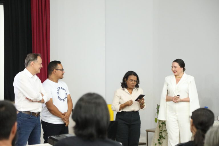 Terra Roxa – Mariza Mattos inspira público na Casa da Cultura com palestra sobre o Poder da Comunicação