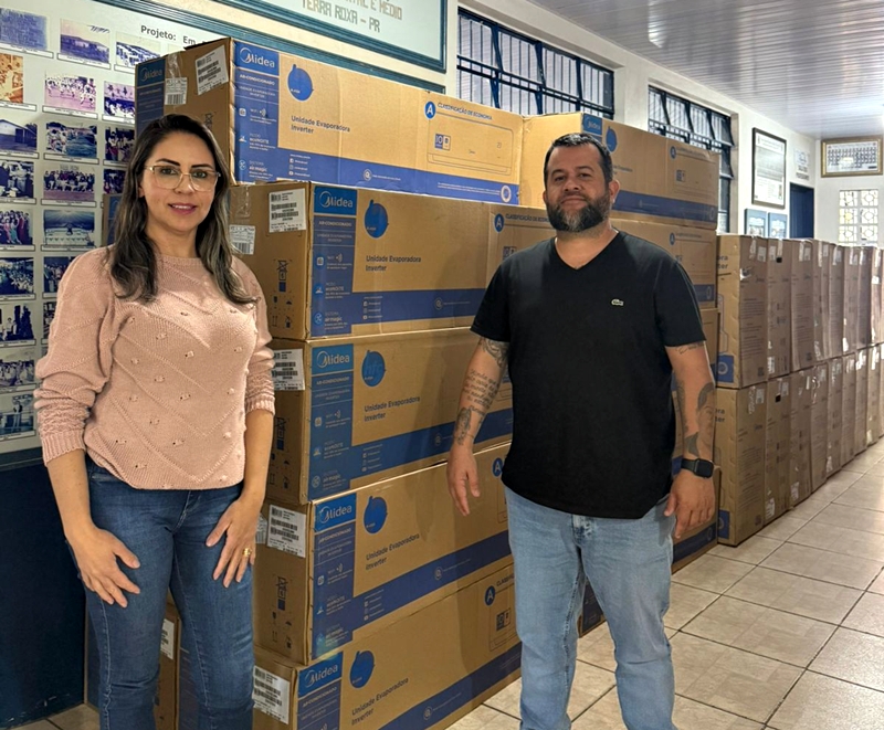 Terra Roxa – Colégio Costa e Silva recebe 19 aparelhos de ar-condicionado através de indicação do Deputado Matheus Vermelho